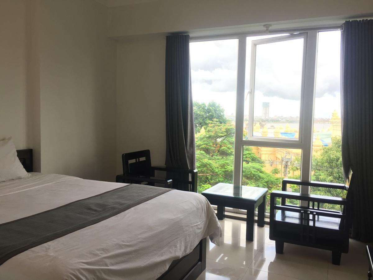 Khue My Hotel Da Nang Buitenkant foto