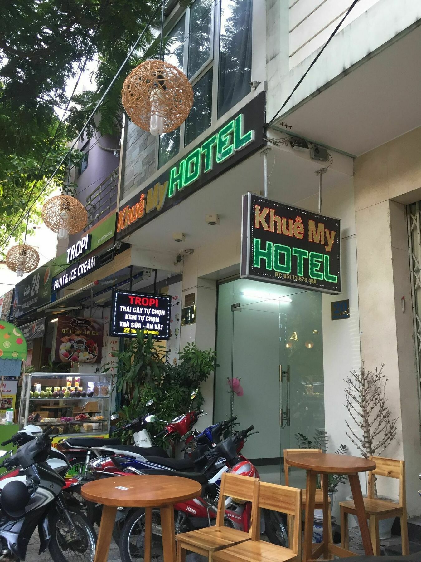 Khue My Hotel Da Nang Buitenkant foto